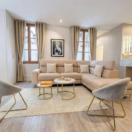 Colosseum View Luxury Apartments Rome-2