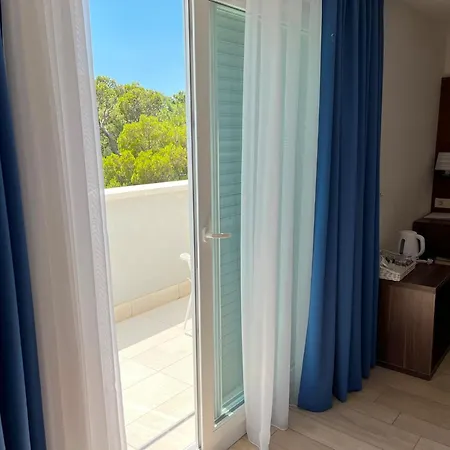 Aparthotel Miramare-3