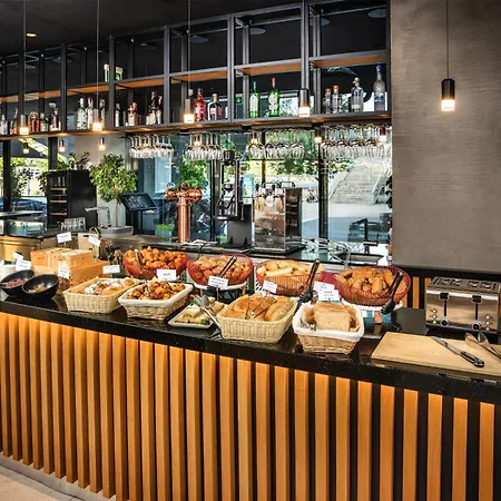 Park Inn By Radisson Danube Bratislava-3