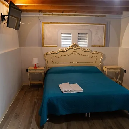 V Nice Rooms-2