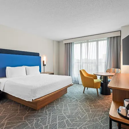 Hampton Inn & Suites National Harbor-Newly Renovated-2