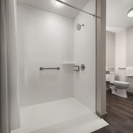 Greenville Pelham Inn By Ihg-3