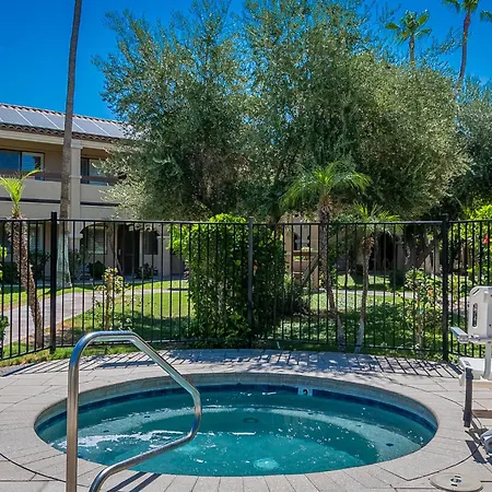 La Fuente Inn & Suites-2