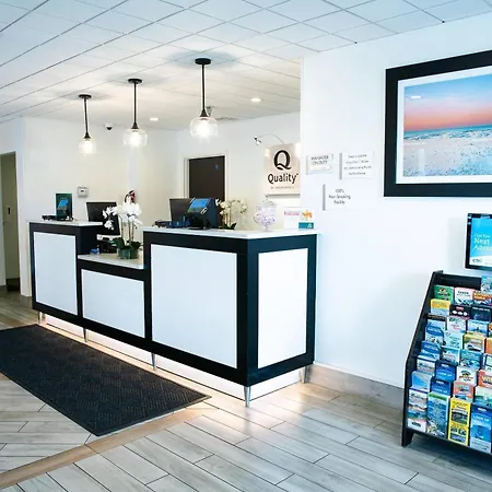 Quality Inn Palm Beach International Airport-3