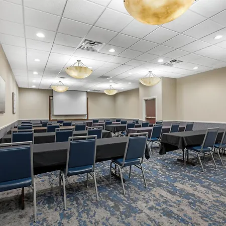 Best Western Plus Dubuque Hotel And Conference Center-3