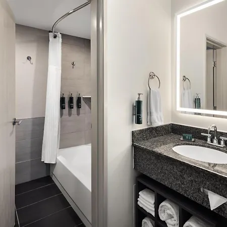 Doubletree By Hilton Racine Harbourwalk-3