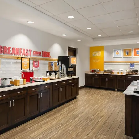 Hampton Inn & Suites - Deland-2