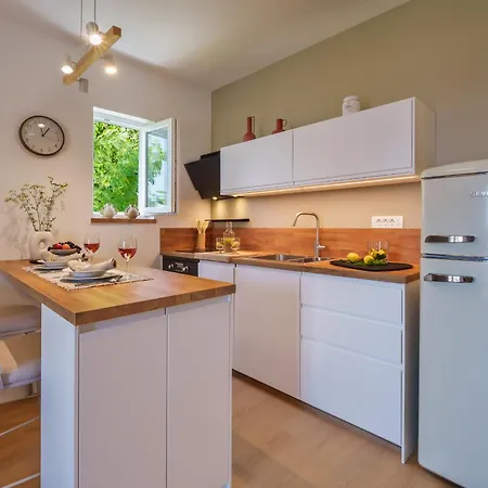 Apartment Na Broju3-2