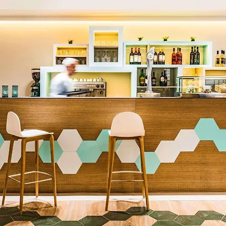Ibis Styles Barcelona Centre-2