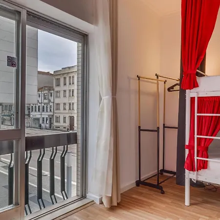 Avenue View Rooms-3