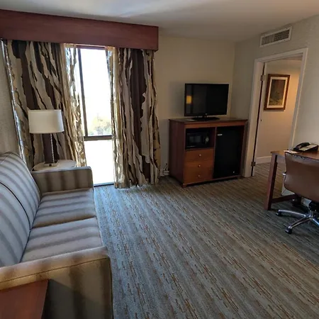 Wyndham Visalia-3