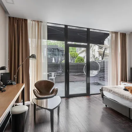 M1 Club Hotel-3
