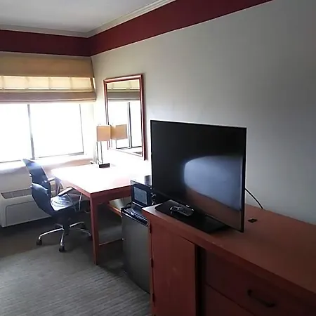 Travelodge By Wyndham Columbus State University-3
