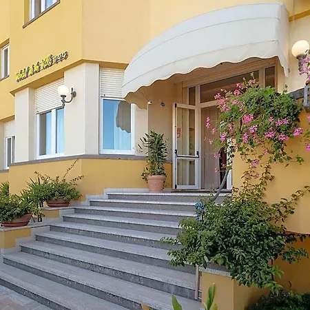 Hotel De La Ville-3