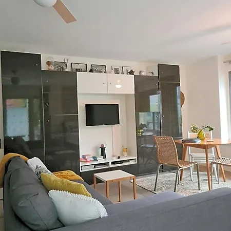 Great Canal Studio - Ac, Water View & Free Parking-3