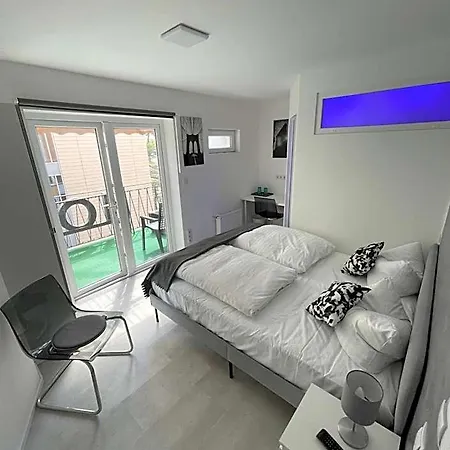 Liberty Hotel Cologne-3
