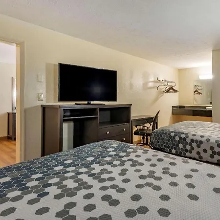 Quality Inn & Suites Columbus West-2