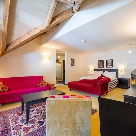 Adler Suite & Stube-2