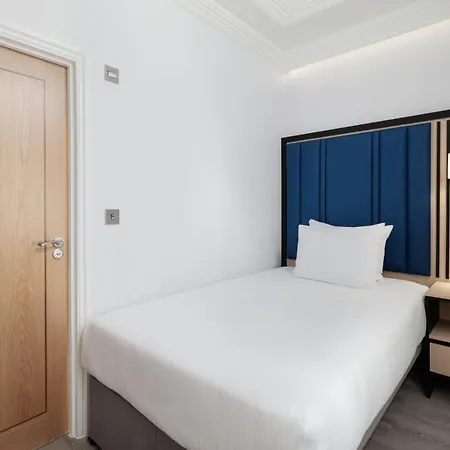Spark By Hilton London Chiswick-3