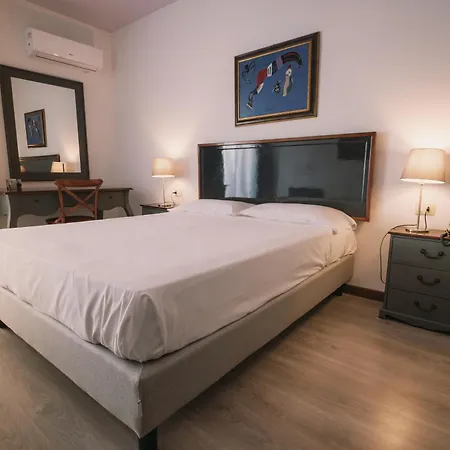 Hotel Enterprise-2
