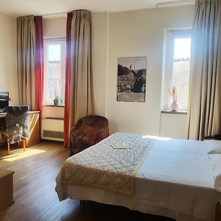 Hotel Lux-2