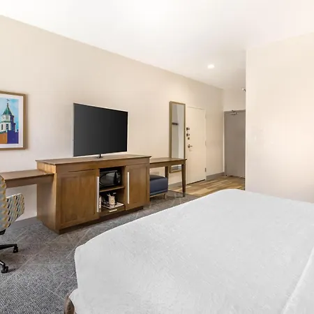 Hampton Inn Carbondale-3