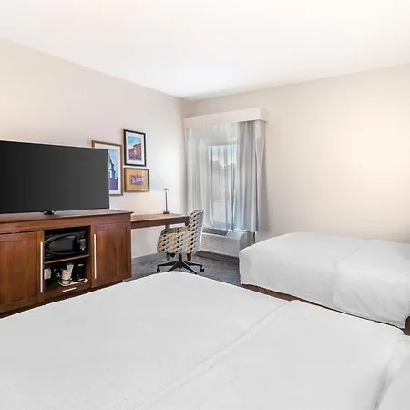Hampton Inn Carbondale-2