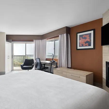 Holiday Inn Express Fort Bragg By Ihg-3