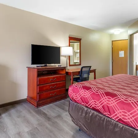 Econo Lodge Inn & Suites Dickson-2