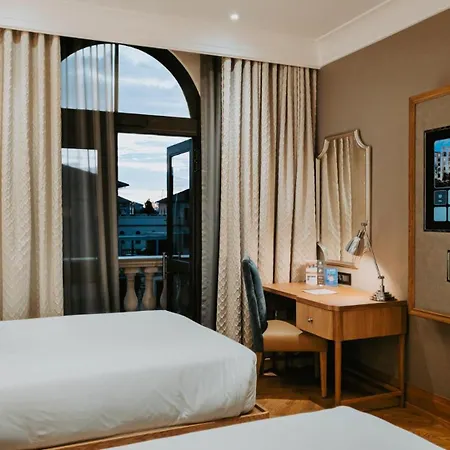 Pivot Hotel Montecasino-2