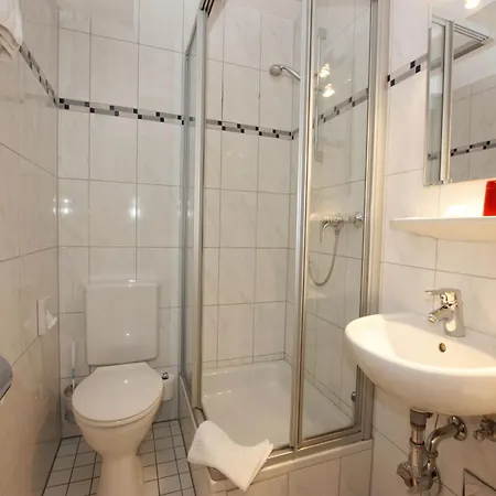 Hotel Baeren Garni-3