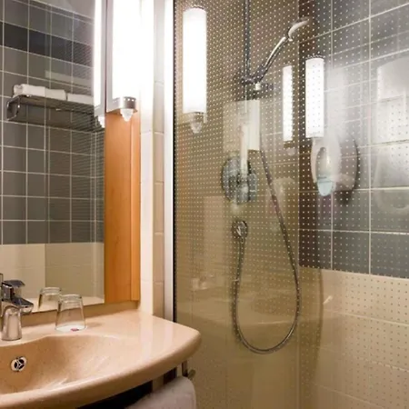 Ibis Styles Budapest Heroes Square-3