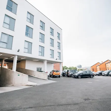 Holiday Inn Express Belfast City By Ihg-2