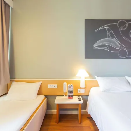 Ibis Elche-3