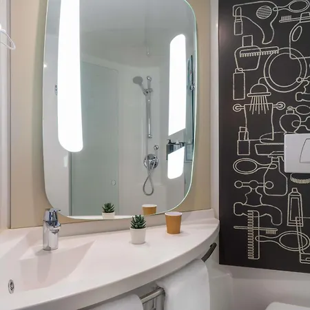 Ibis Barcelona Meridiana-2