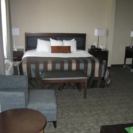 Wingate By Wyndham Fargo-2