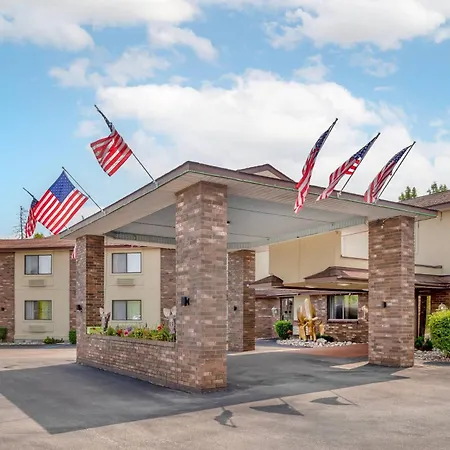 Quality Inn Saint Ignace I-75-2