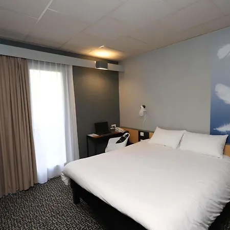 Ibis Egletons-3
