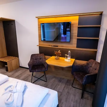 b-vier Hotel Bad Driburg-3