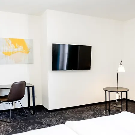 Motel One Köln-Neumarkt-2