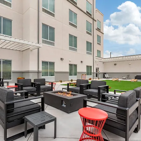 Mainstay Suites Carlsbad South-3