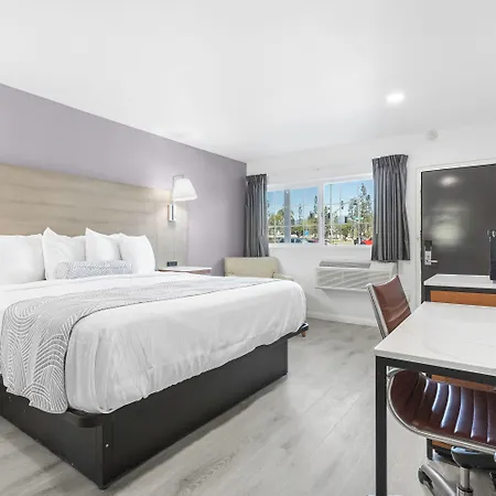 Inland Inn & Suites-3