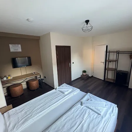 Hotel Capitol Zentrum - 24h --2