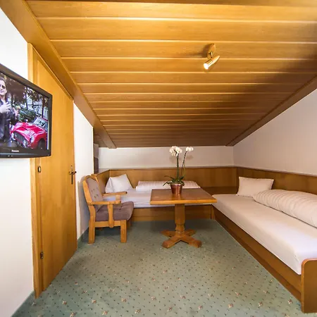 Hotel Cresta-3