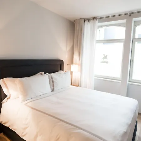 Guillaume Suites-2