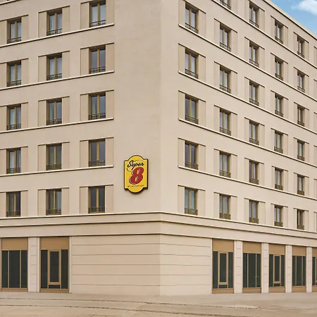 Super 8 By Wyndham Chemnitz-3
