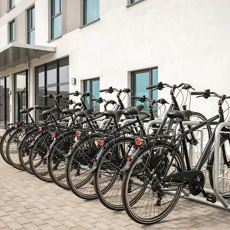 Super 8 By Wyndham Oberhausen Am Centro-3