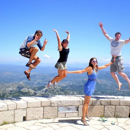 Montenegro Backpackers Home Budva-3