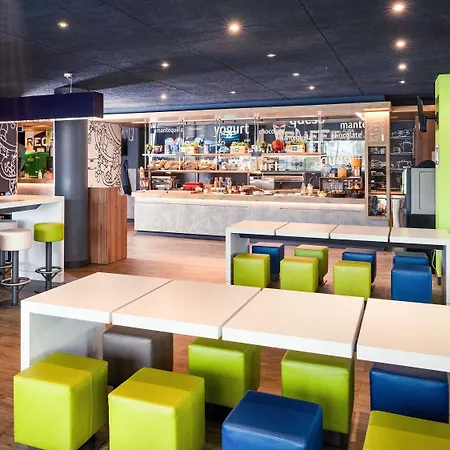 Ibis Budget Málaga Aeropuerto Avenida de Velazquez-3
