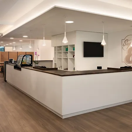 Super 8 By Wyndham Augsburg-2
